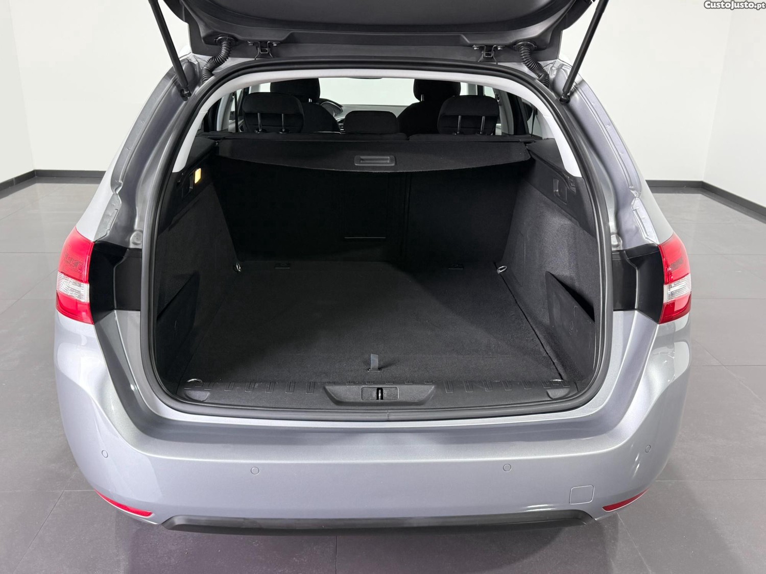 Peugeot 308 SW 1.5 BLUEHDI STYLE 102 CV - NACIONAL - 75084 KM — fotografia 6