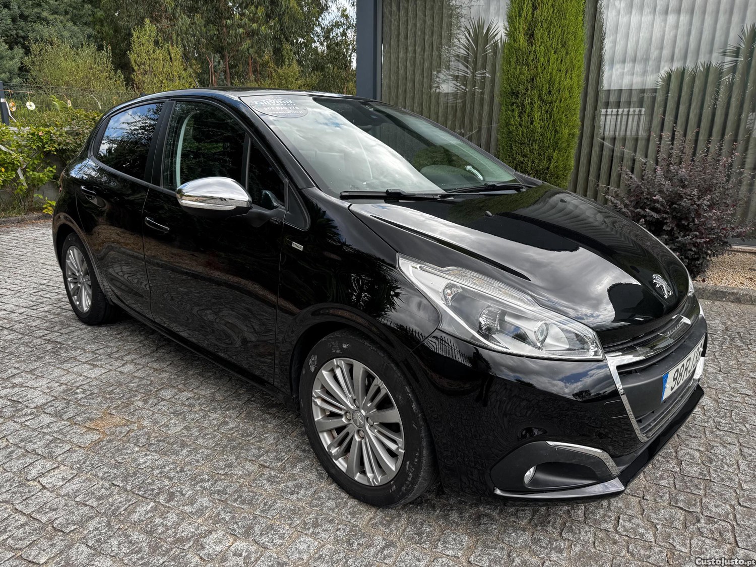 Peugeot 208 1.6 BlueHDI — fotografia 16