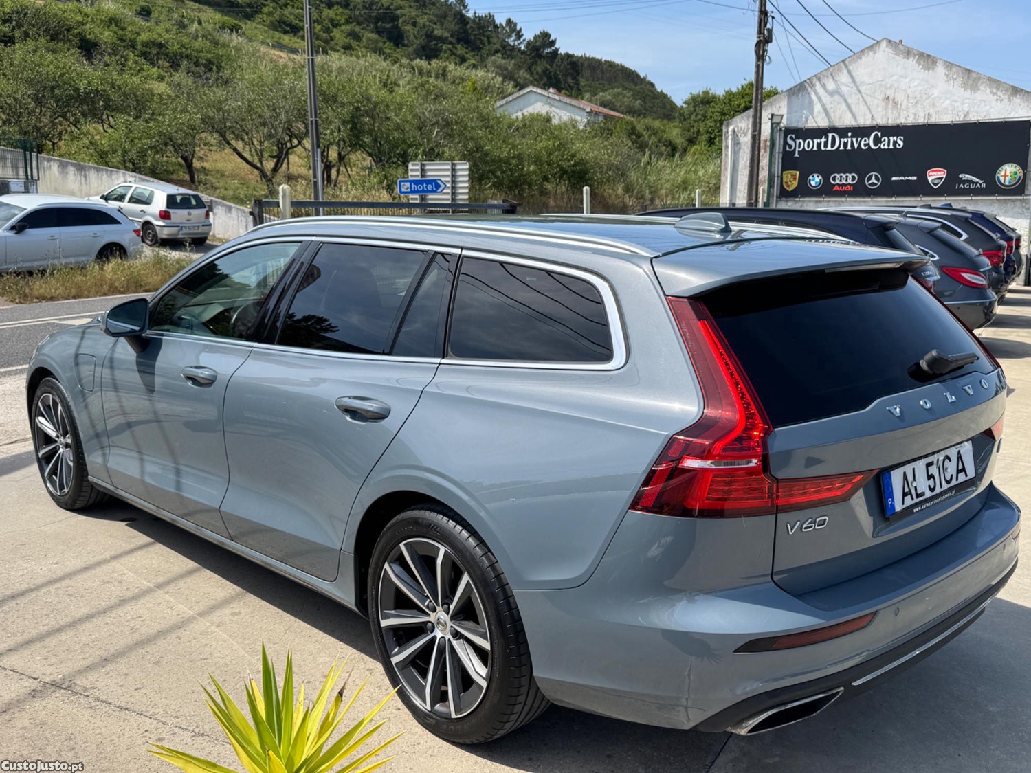 Volvo V60 T6 AWD Recharge — fotografia 9