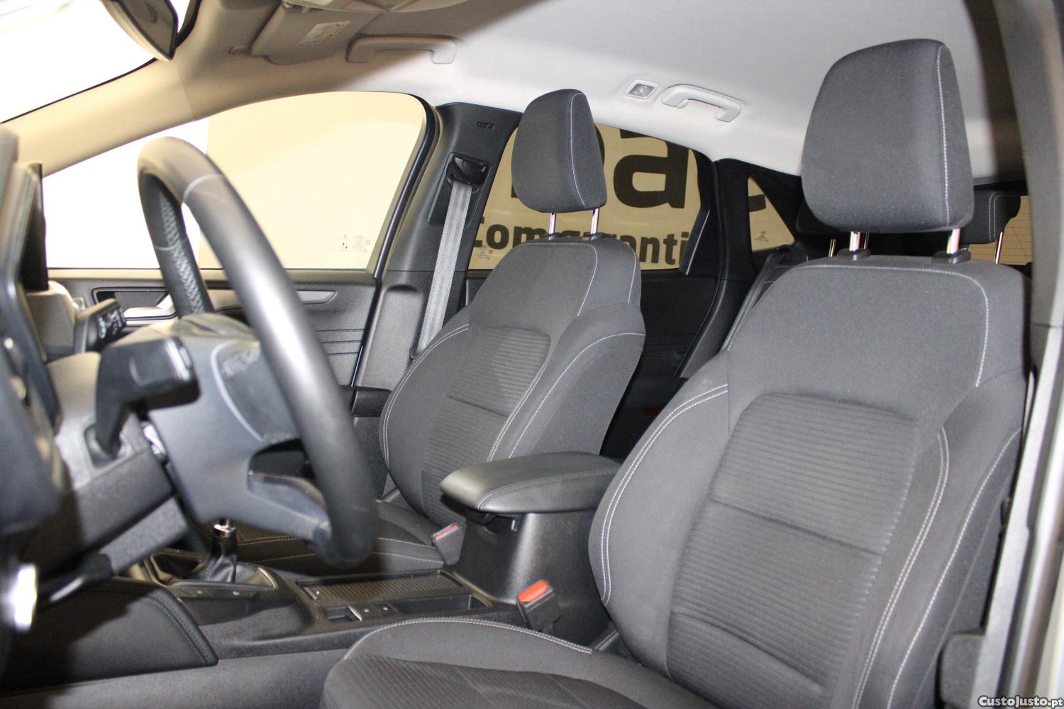 Ford Kuga 1.5 TDCI ECOBLUE TITANIUM — fotografia 10