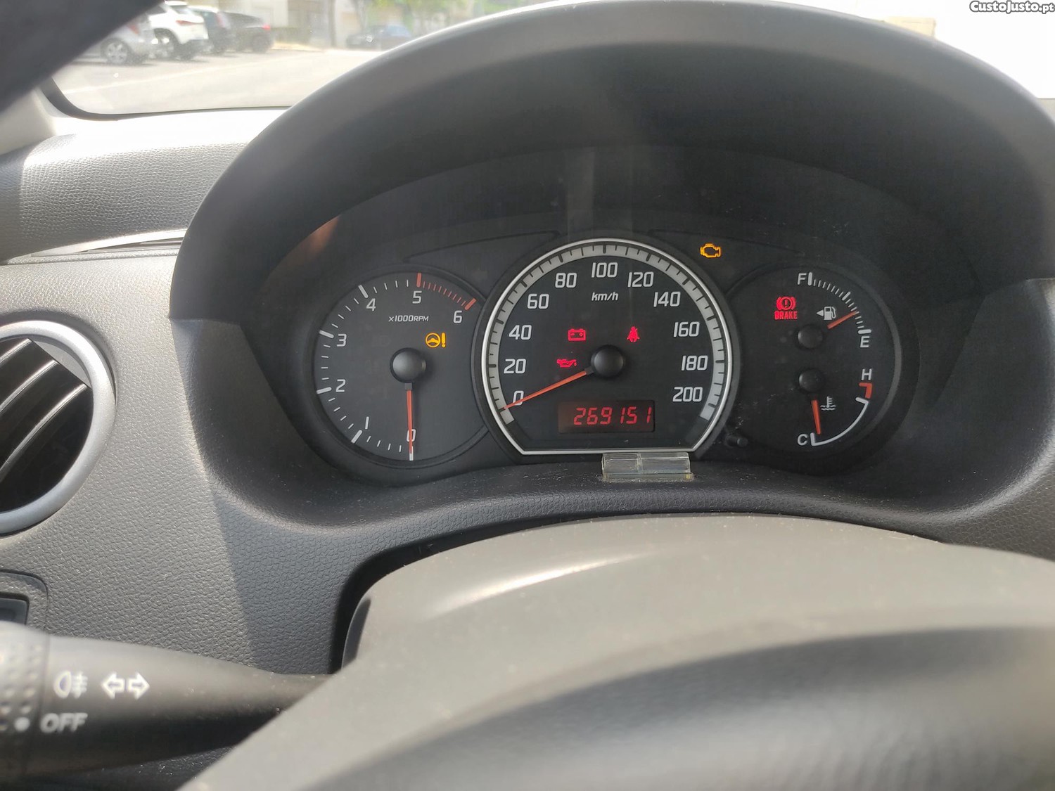 Suzuki Swift ddis — fotografia 6