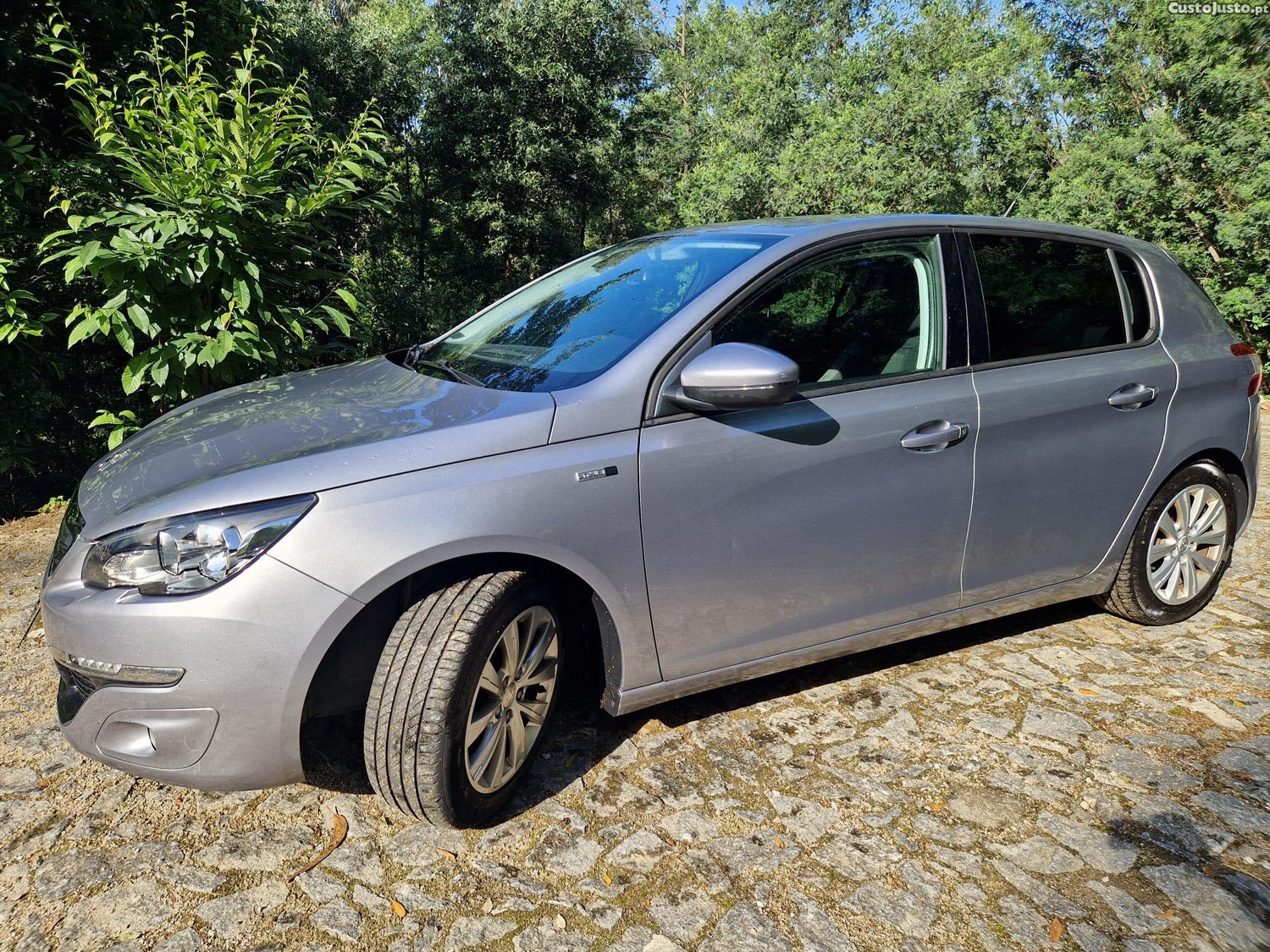 Peugeot 308 1.2 PureTech 110cv - 22 foto 3