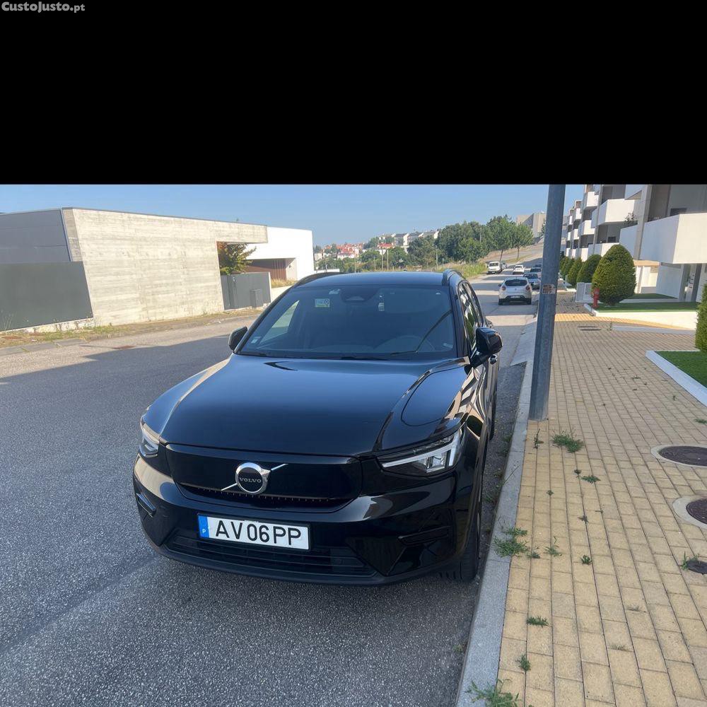 Volvo XC40 Plus - 22 — photo 3