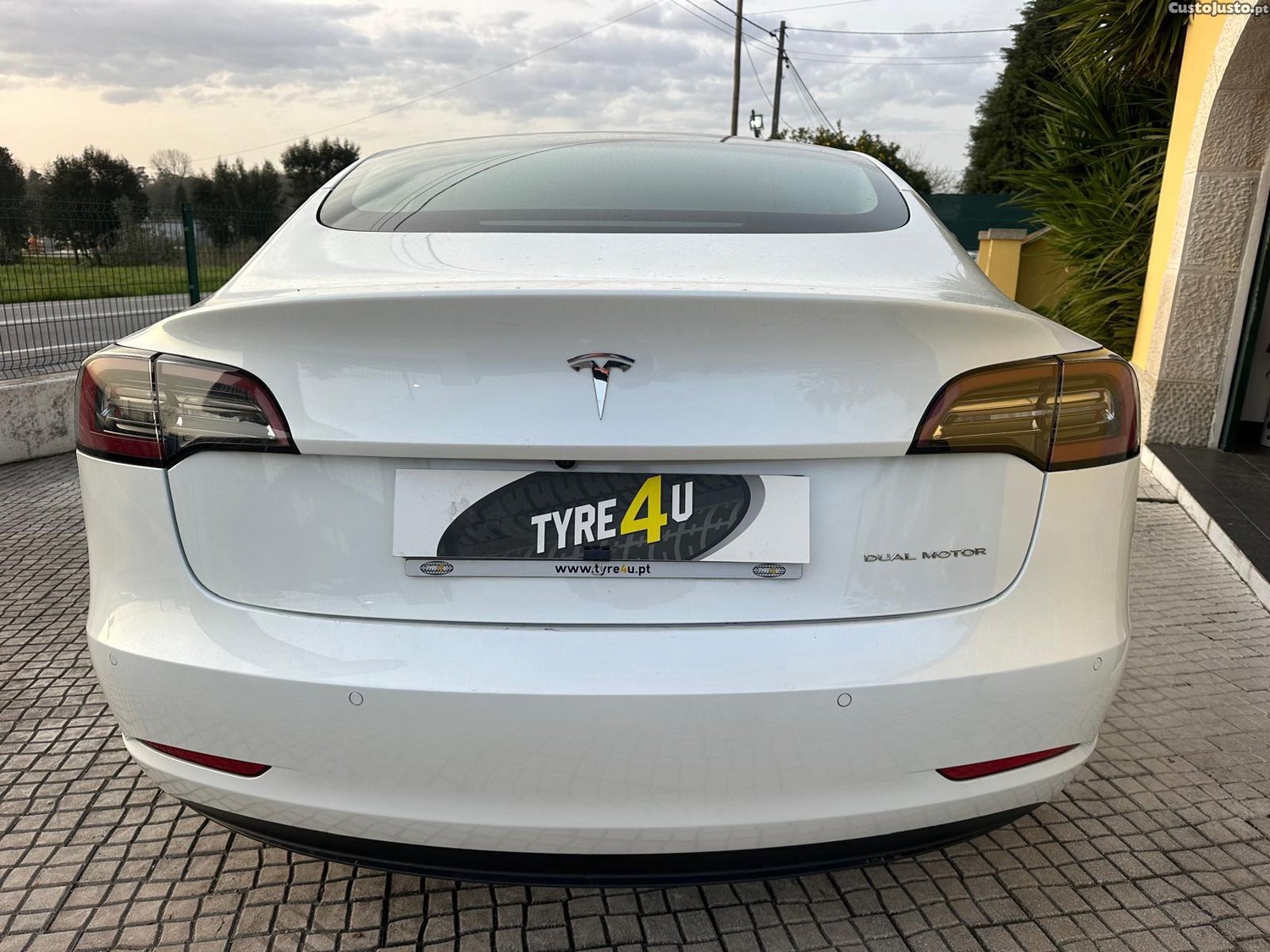 Tesla Model 3 AWD Dual Motor — fotografia 14
