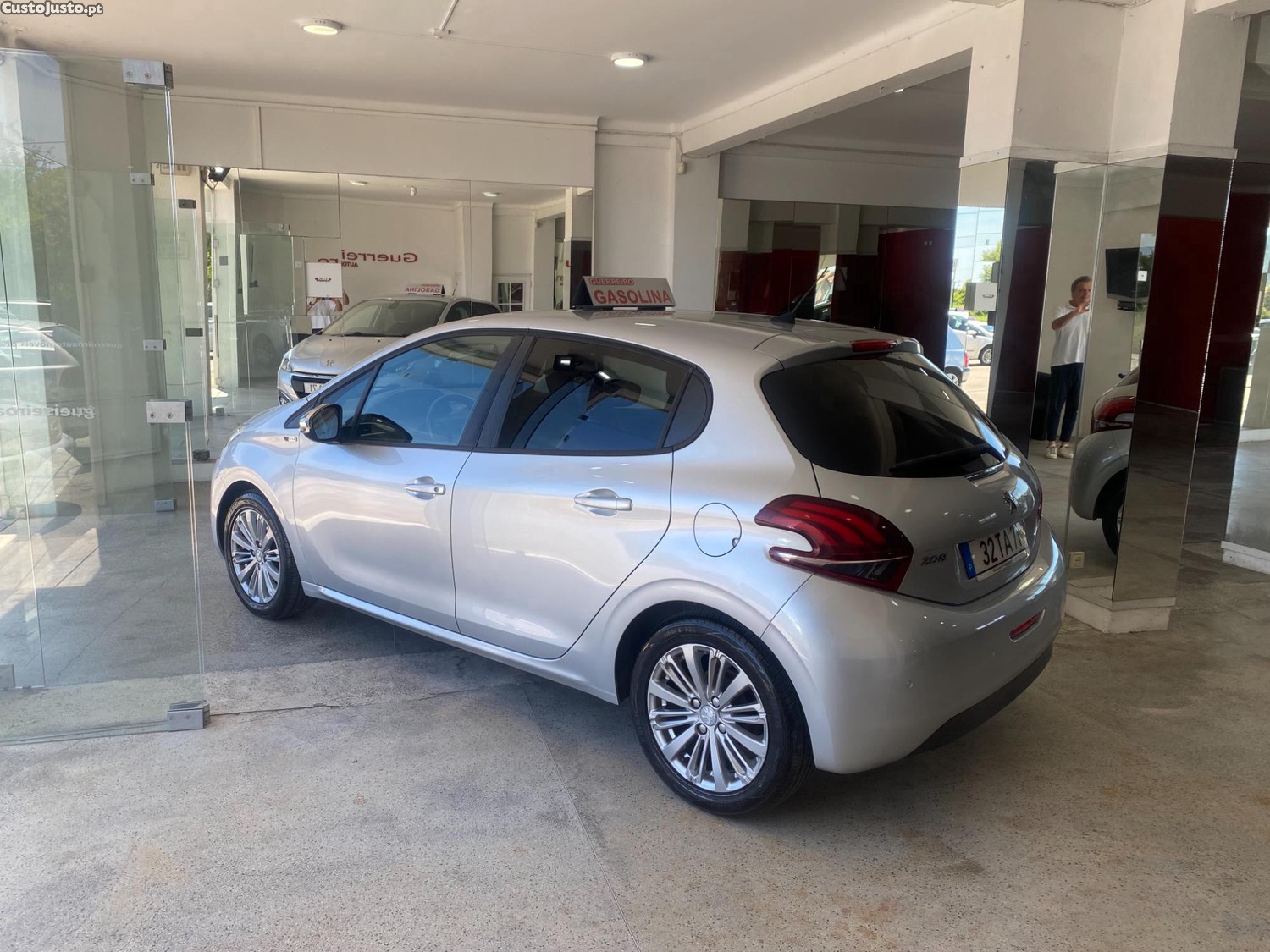 Peugeot 208 1.2 Style -74 MIL KM - 17 — photo 3