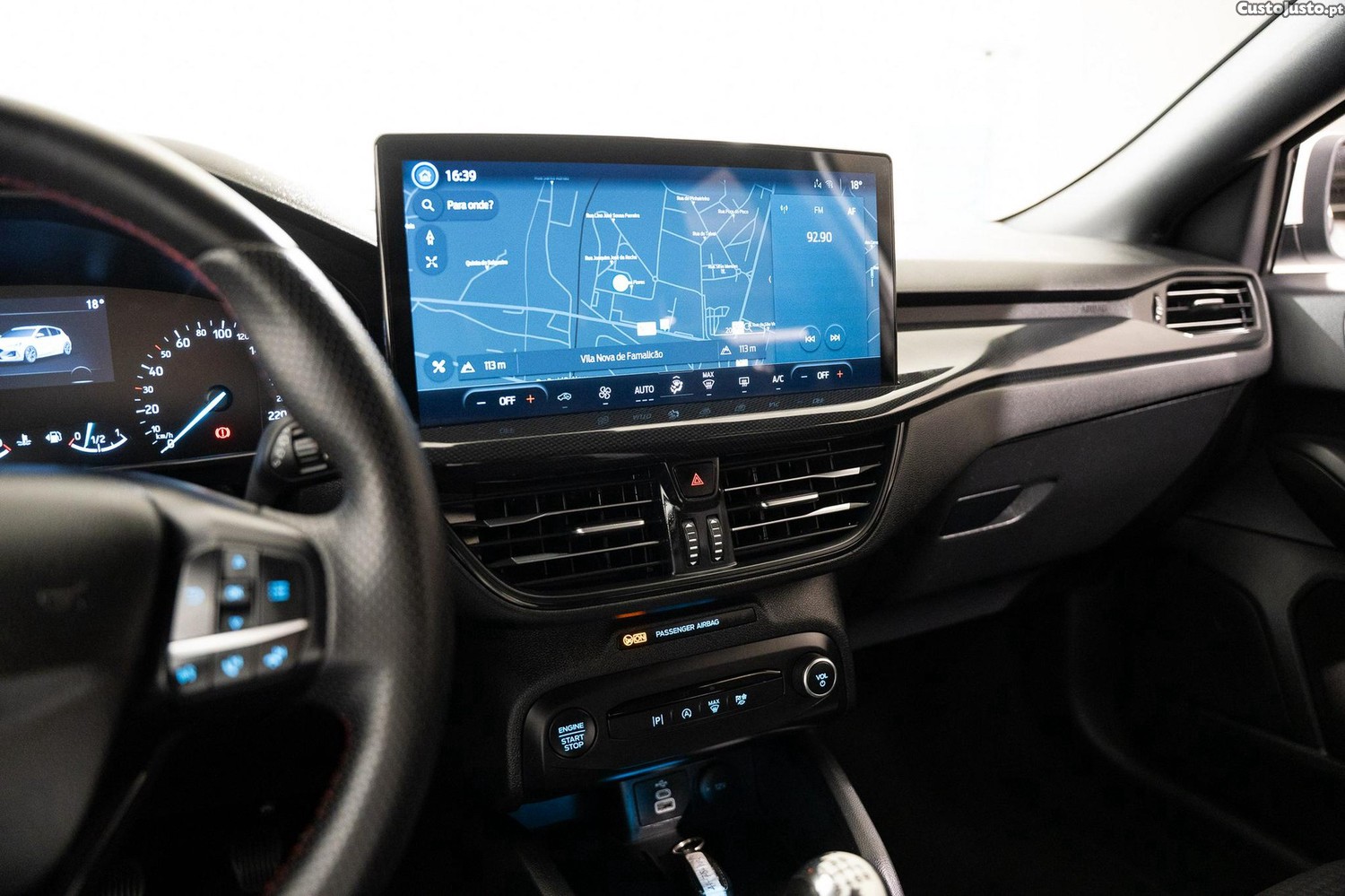 Ford Focus 1.0 EcoBoost MHEV ST-Line — fotografia 15