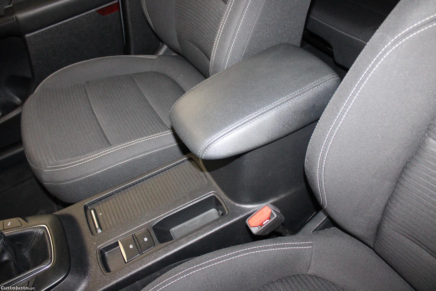Ford Kuga 1.5 TDCI ECOBLUE TITANIUM — fotografia 9