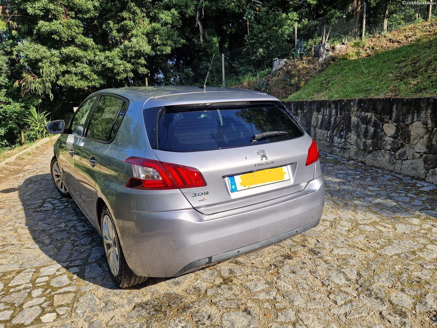 Peugeot 308 1.2 PureTech 110cv - 22 foto 4