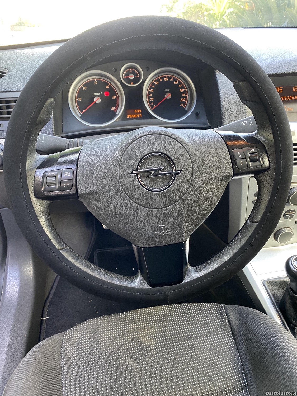 Opel Astra GTC 1.7 — fotografia 5