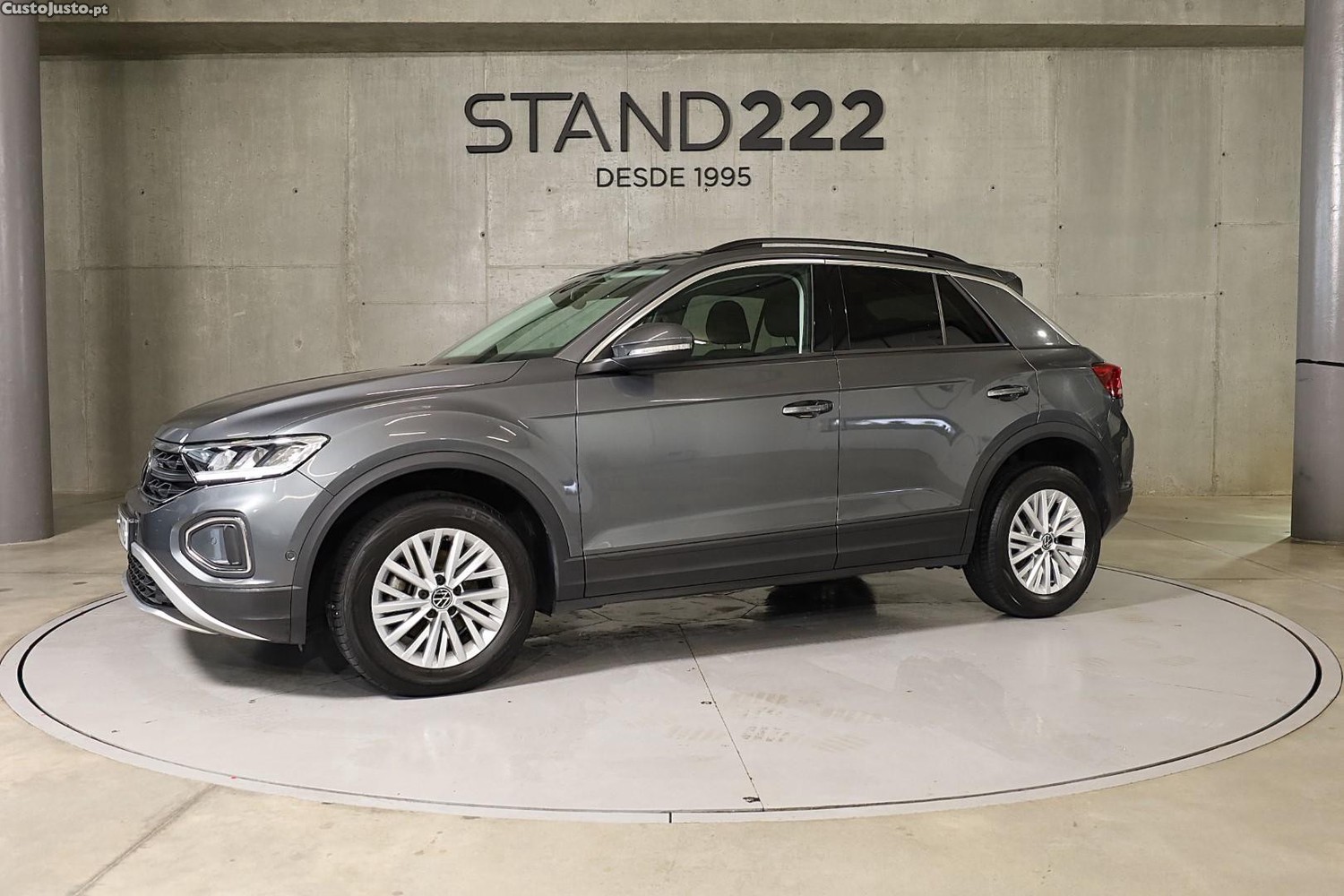Volkswagen T-Roc 1.0 TSI Life — fotografia 16