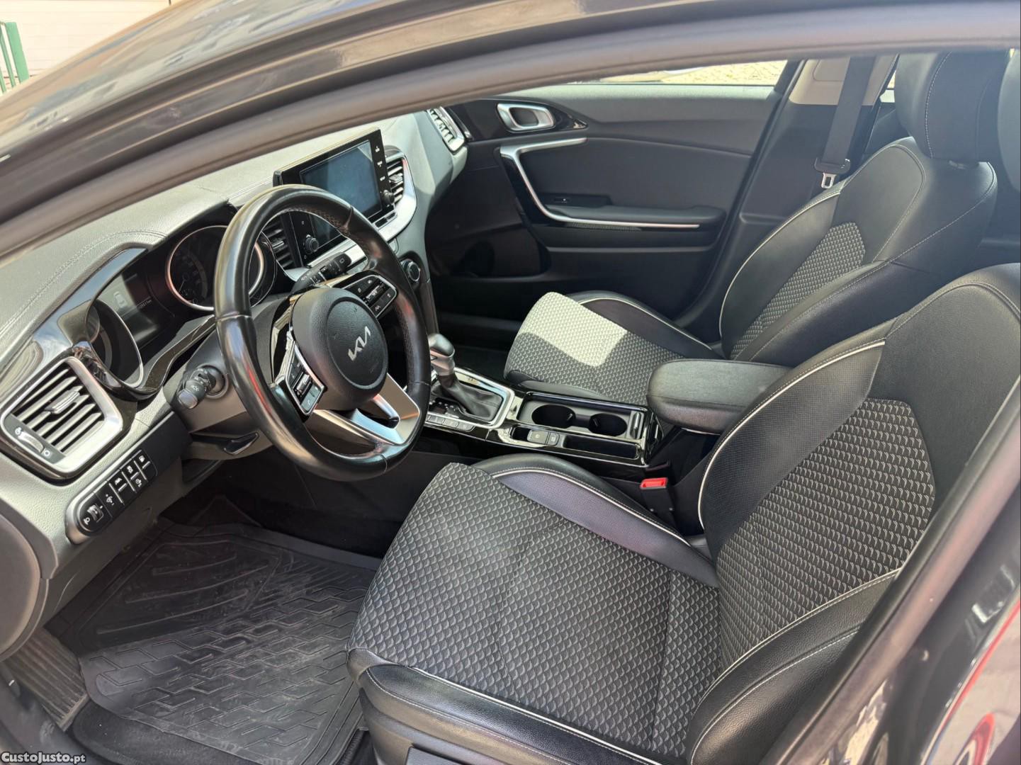 Kia XCeed 1.6 GDi PHEV Drive — fotografia 3