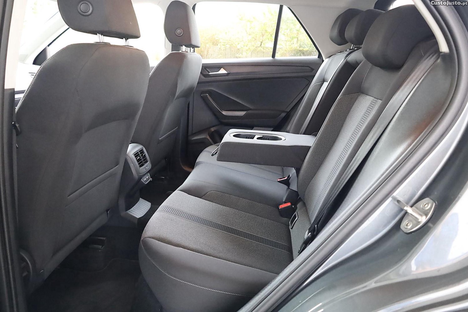 Volkswagen T-Roc 1.0 TSI Life — fotografia 3