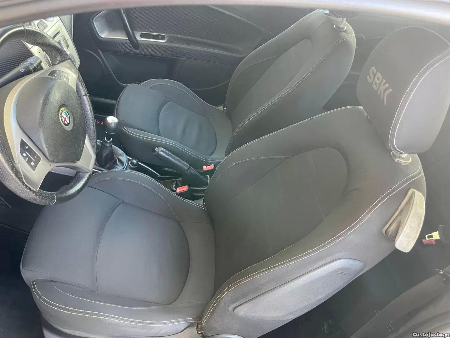 Alfa Romeo MiTo 1.3 jtdm distinctive — fotografia 4