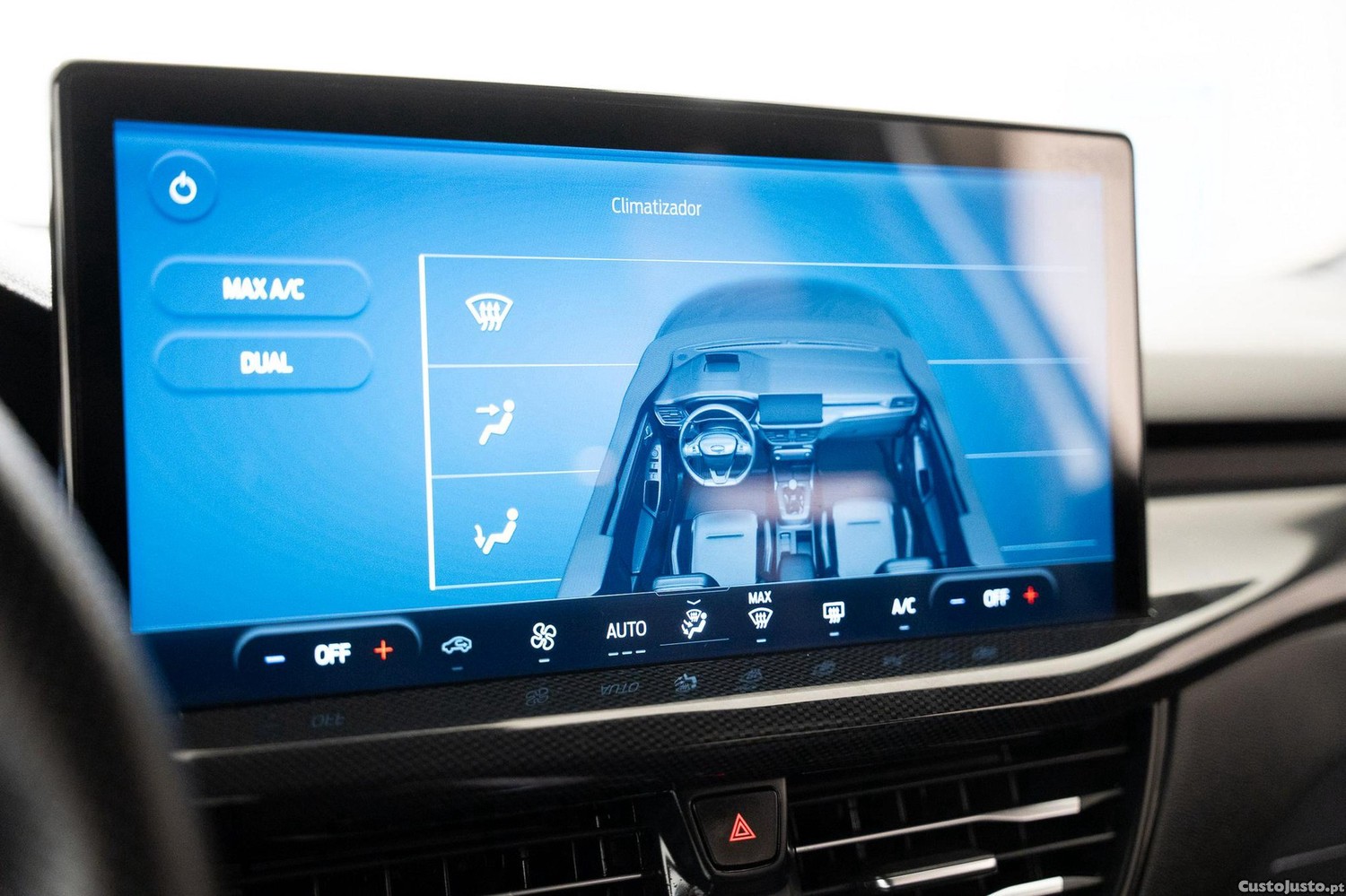 Ford Focus 1.0 EcoBoost MHEV ST-Line — fotografia 13