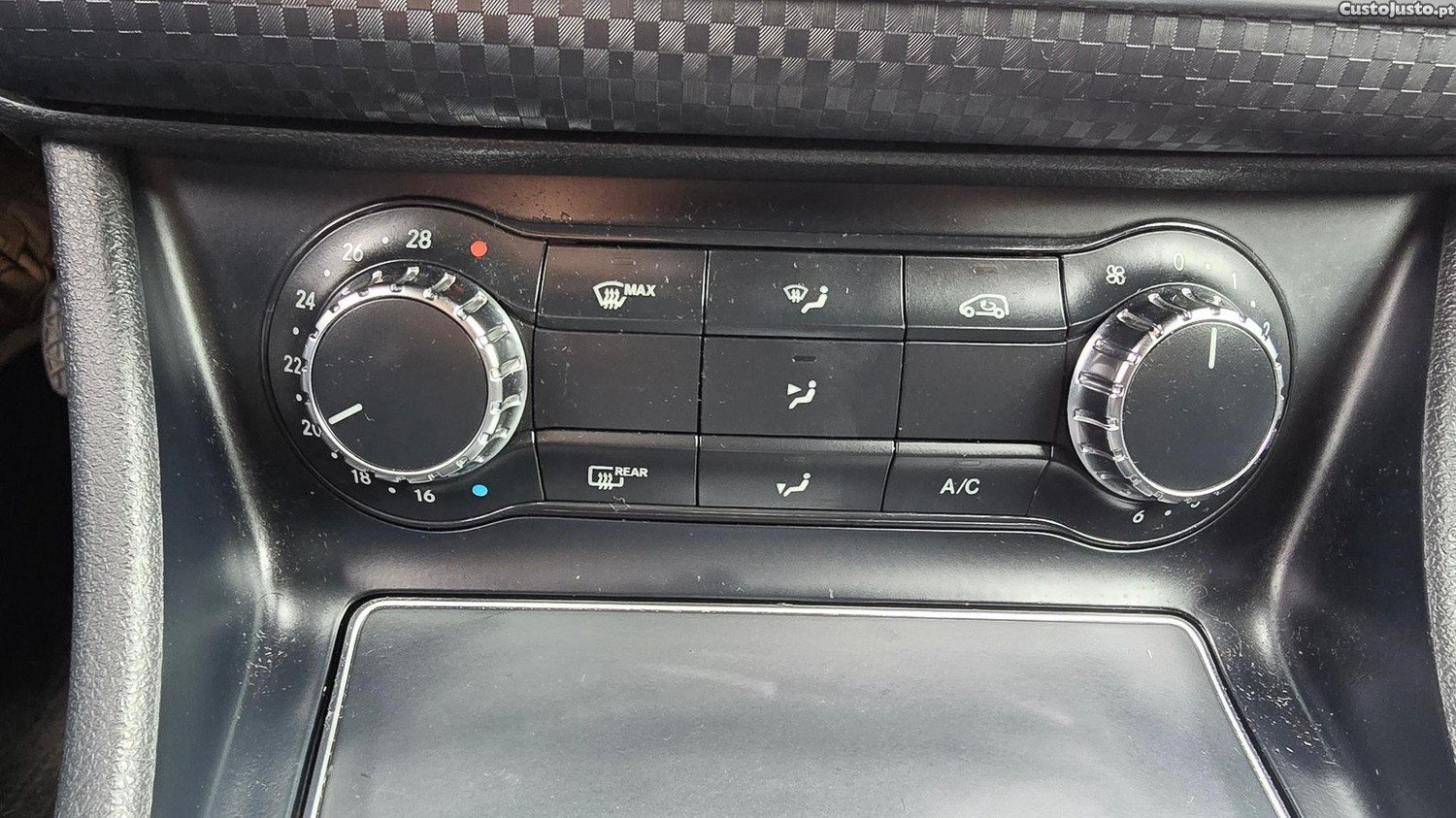 Mercedes-Benz A 180 d Urban — fotografia 3