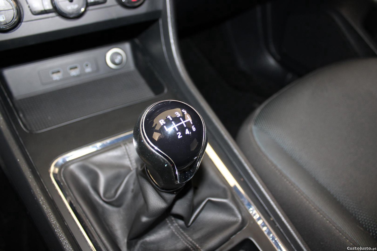 SEAT Ateca 1.6 TDI STYLE — fotografia 13