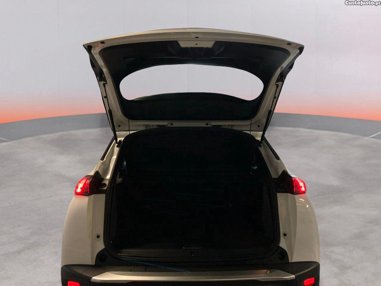 Peugeot 2008 1.2 PureTech Allure — fotografia 5