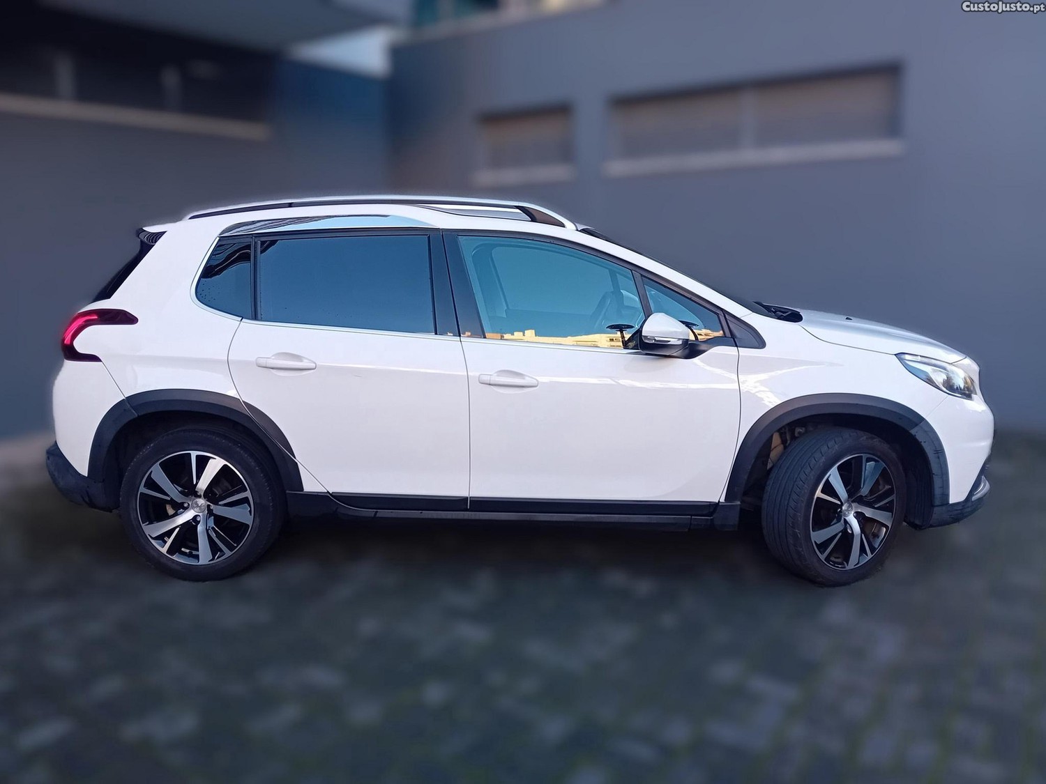 Peugeot 2008 1.2 PureTech Allure EAT6 — fotografia 12