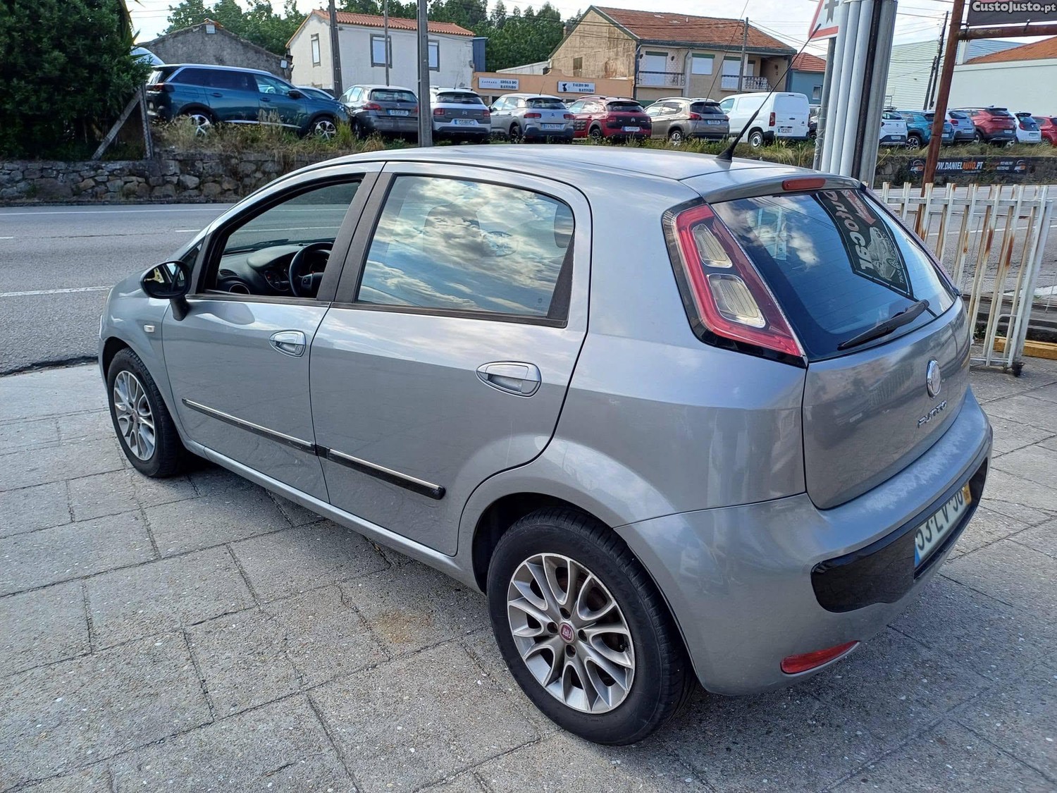 Fiat Grande Punto Gasolina e Gpl( Viatura Nacional ) — fotografia 6