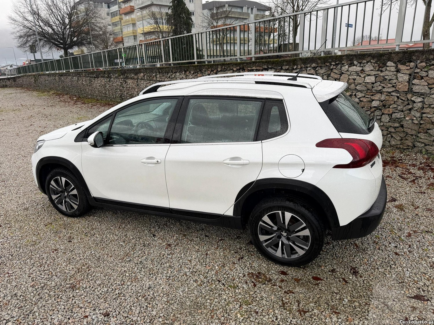 Peugeot 2008 1.2 PureTech Allure - 18 foto 4