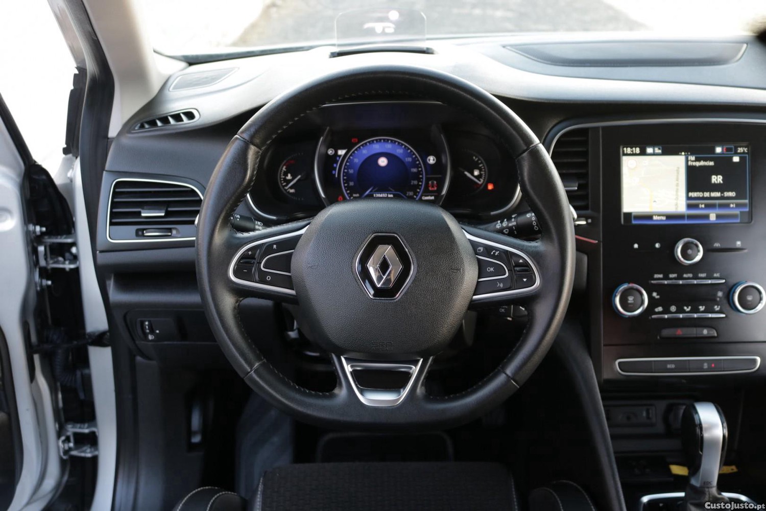 Renault Mégane Sport Tourer 1.5 Blue DCI GT Line EDC 115cv — fotografia 32