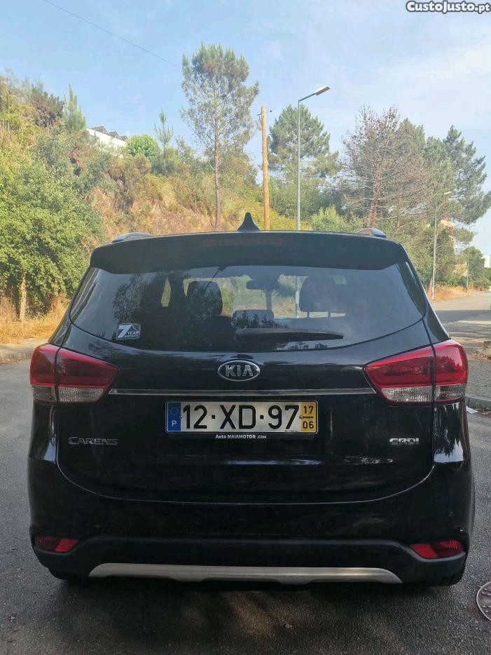 Kia Carens 1.7 CRDI 7 LUGARES — fotografia 5