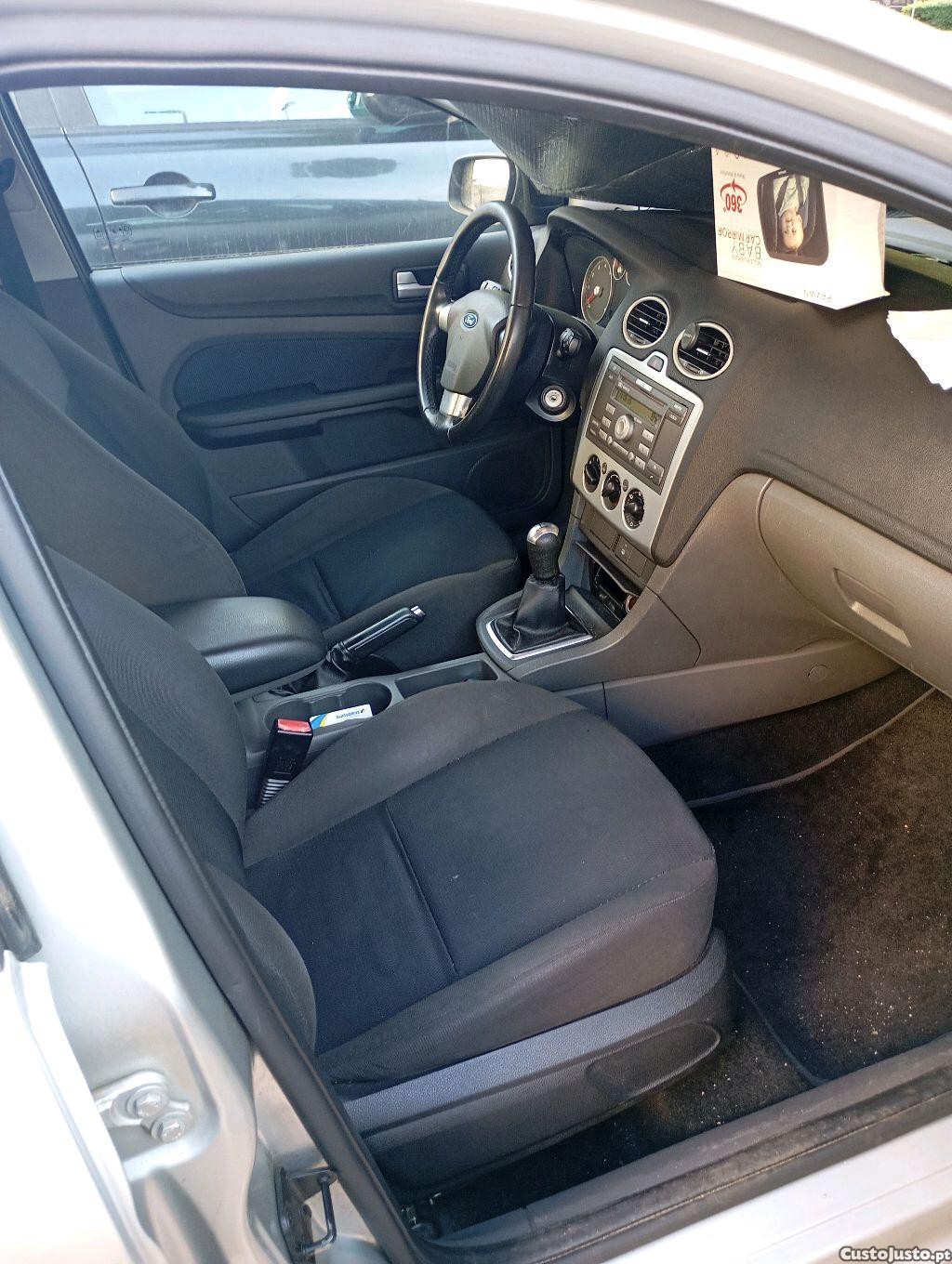 Ford Focus mk2 — fotografia 4