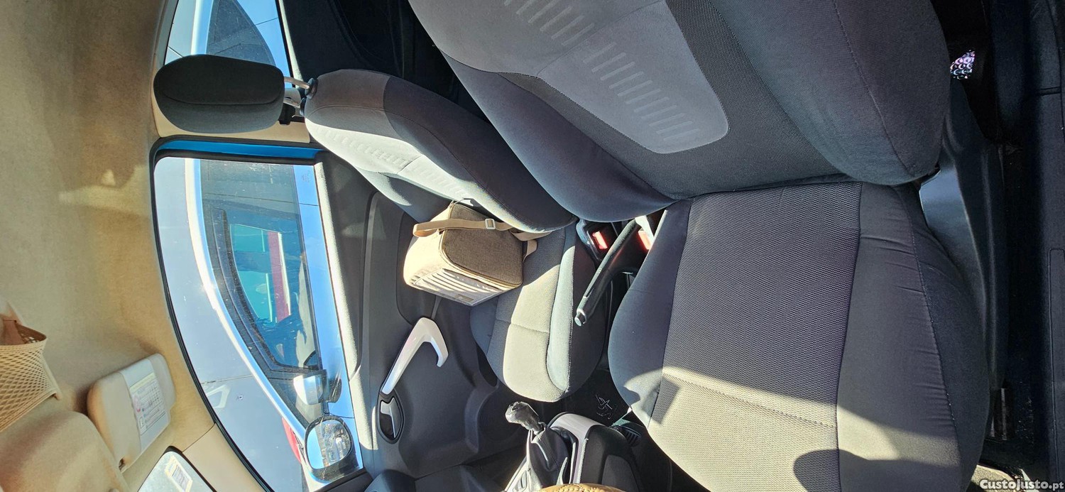 Ford KA — fotografia 3