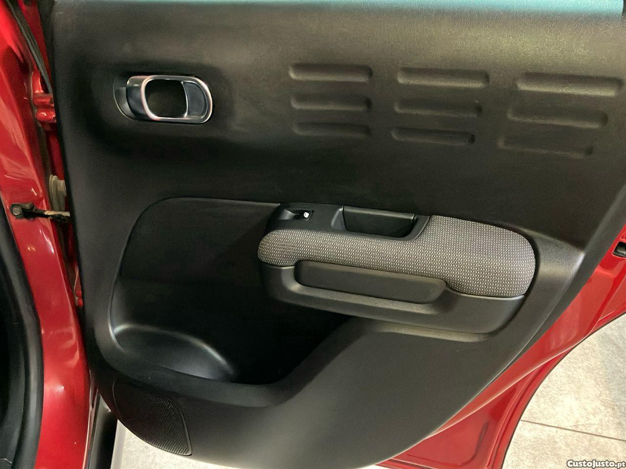 Citroën C3 1.5 BlueHDi Shine — fotografia 3