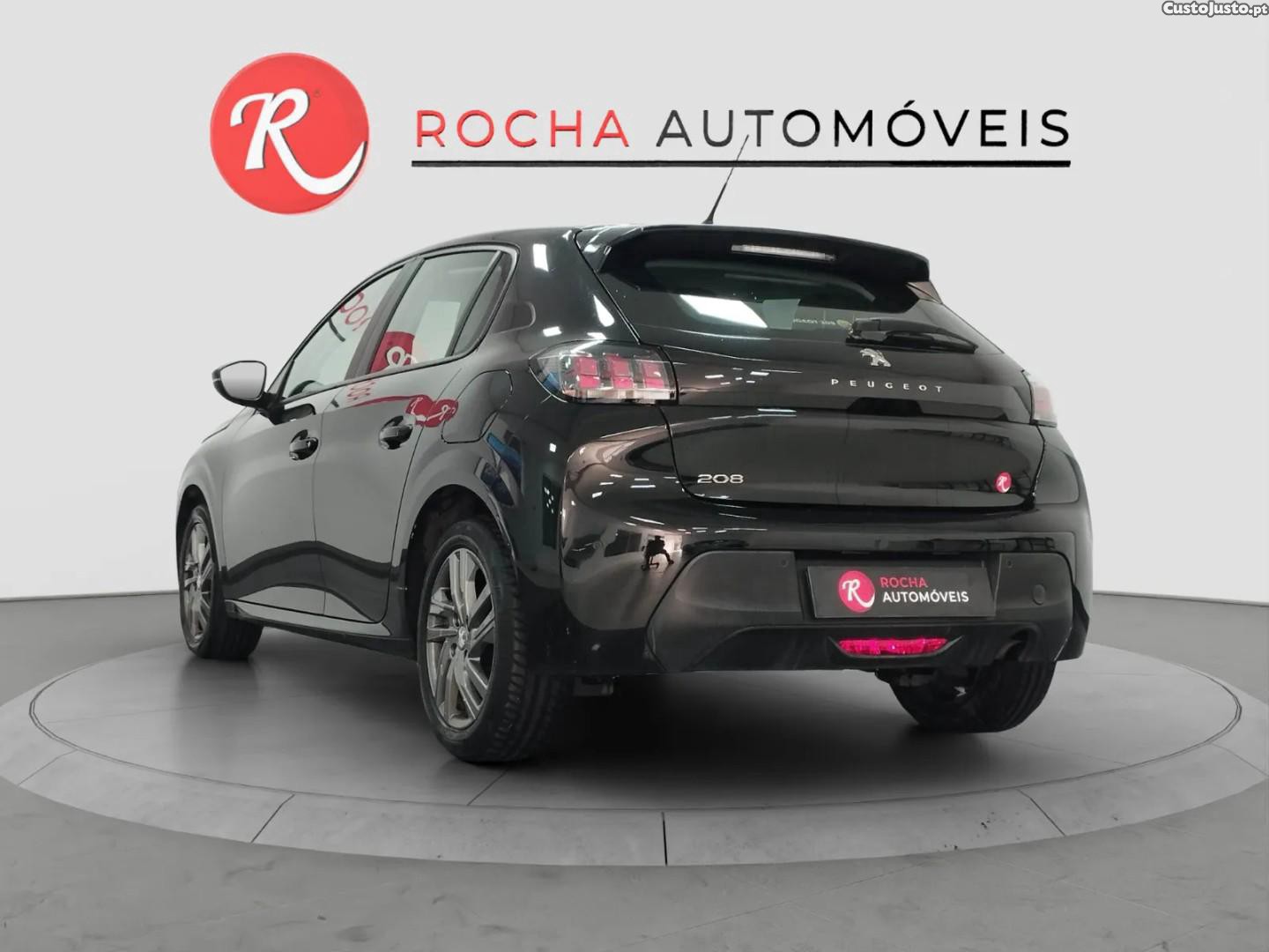 Peugeot 208 PureTech 100 EAT8 Active — photo 4