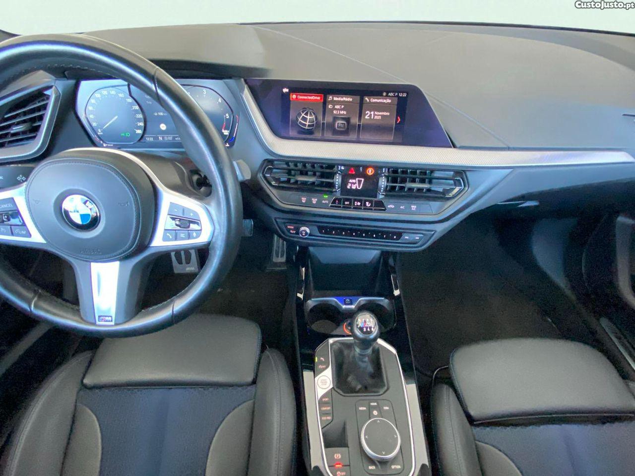BMW 116 d Pack Desportivo M — fotografia 9