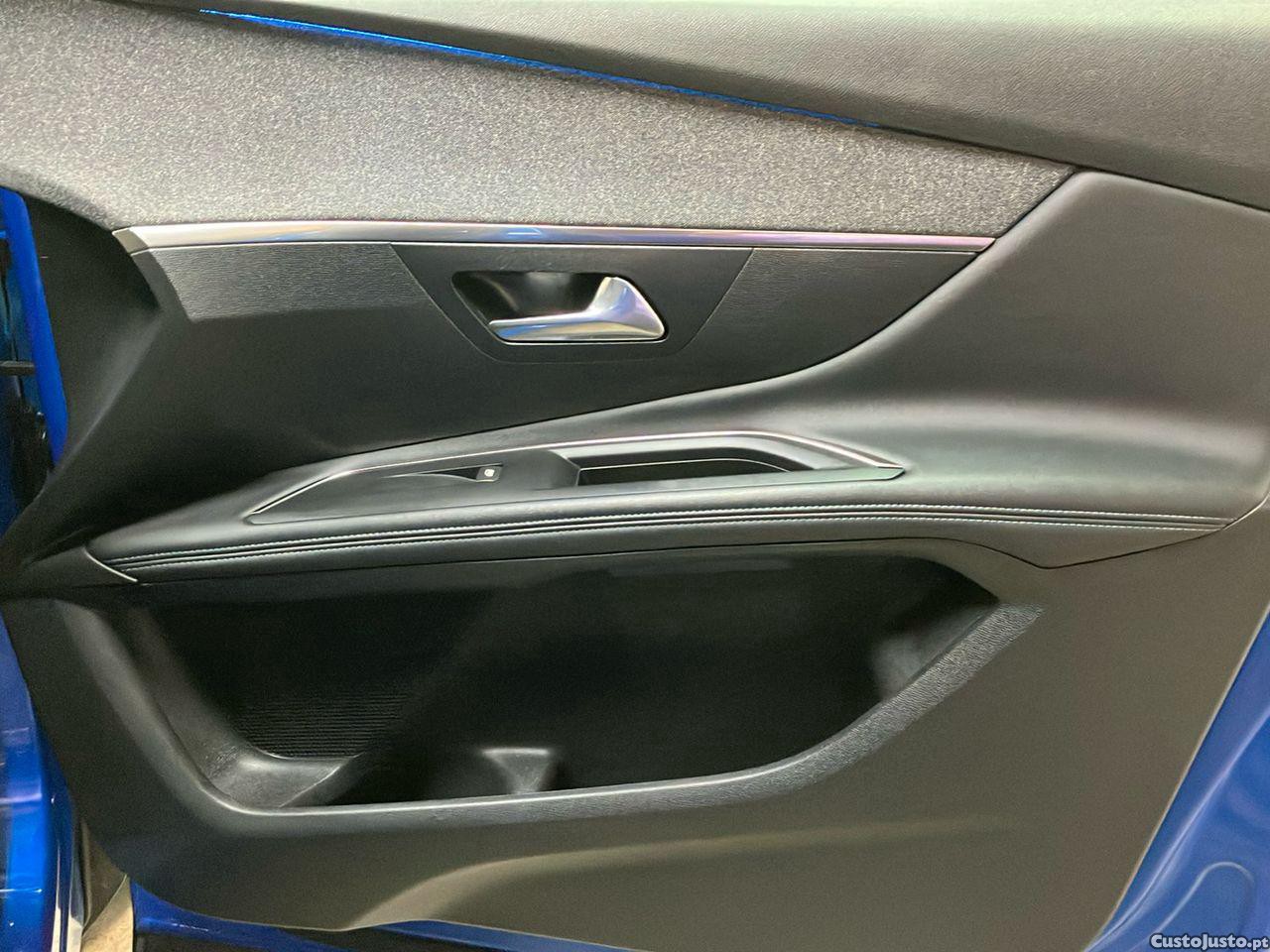 Peugeot 3008 1.2 PureTech Allure EAT8 — fotografia 4