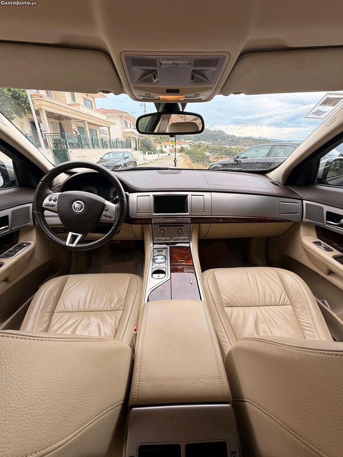 Jaguar XF Luxury Edition — photo 4