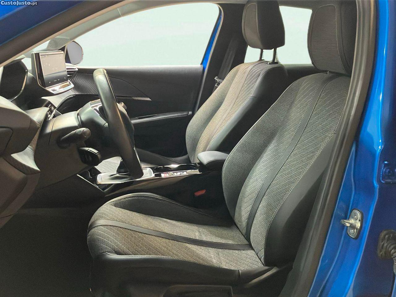 Peugeot 208 1.2 PureTech Allure — fotografia 9
