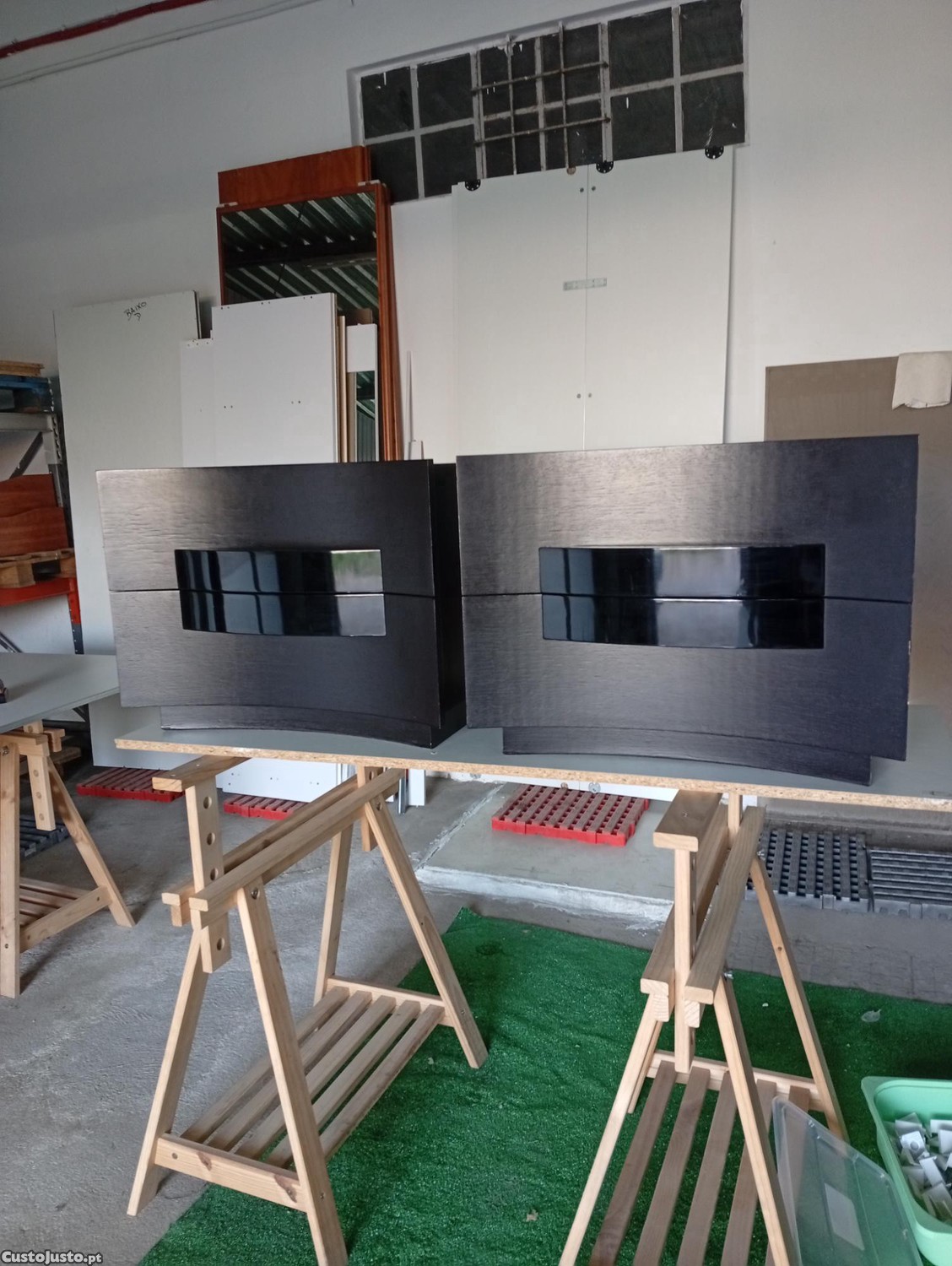 Mesas de cabeceira entrego gratis