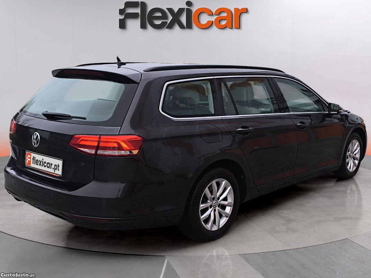 Volkswagen Passat 1.6 TDI Confortline DSG — fotografia 4