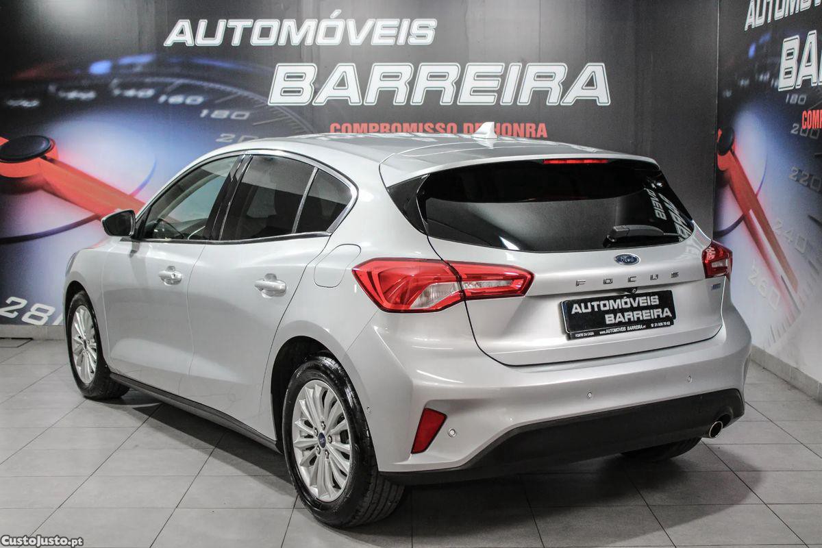 Ford Focus 1.5 TDCi Titanium — fotografia 24