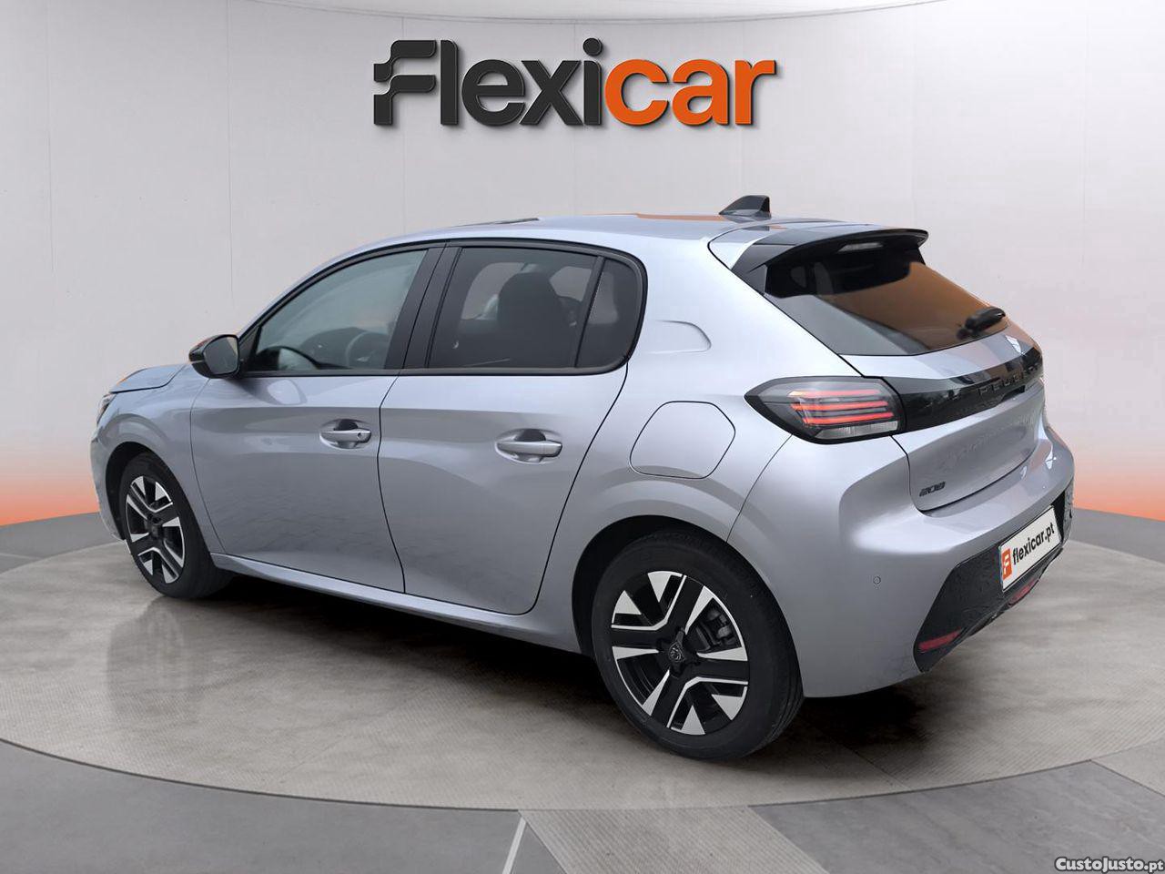 Peugeot 208 1.2 PureTech Allure — fotografia 13
