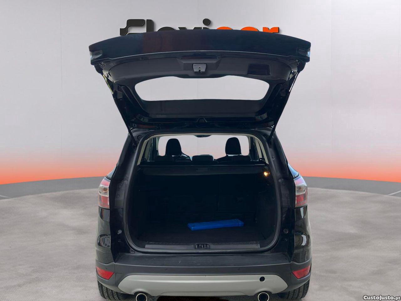 Ford Kuga 1.5 TDCi EcoBlue Titanium — fotografia 10