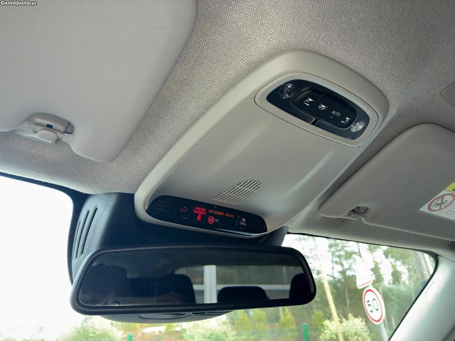 Volvo XC 40 1.5 T2 Momentum Plus Geartronic — fotografia 8