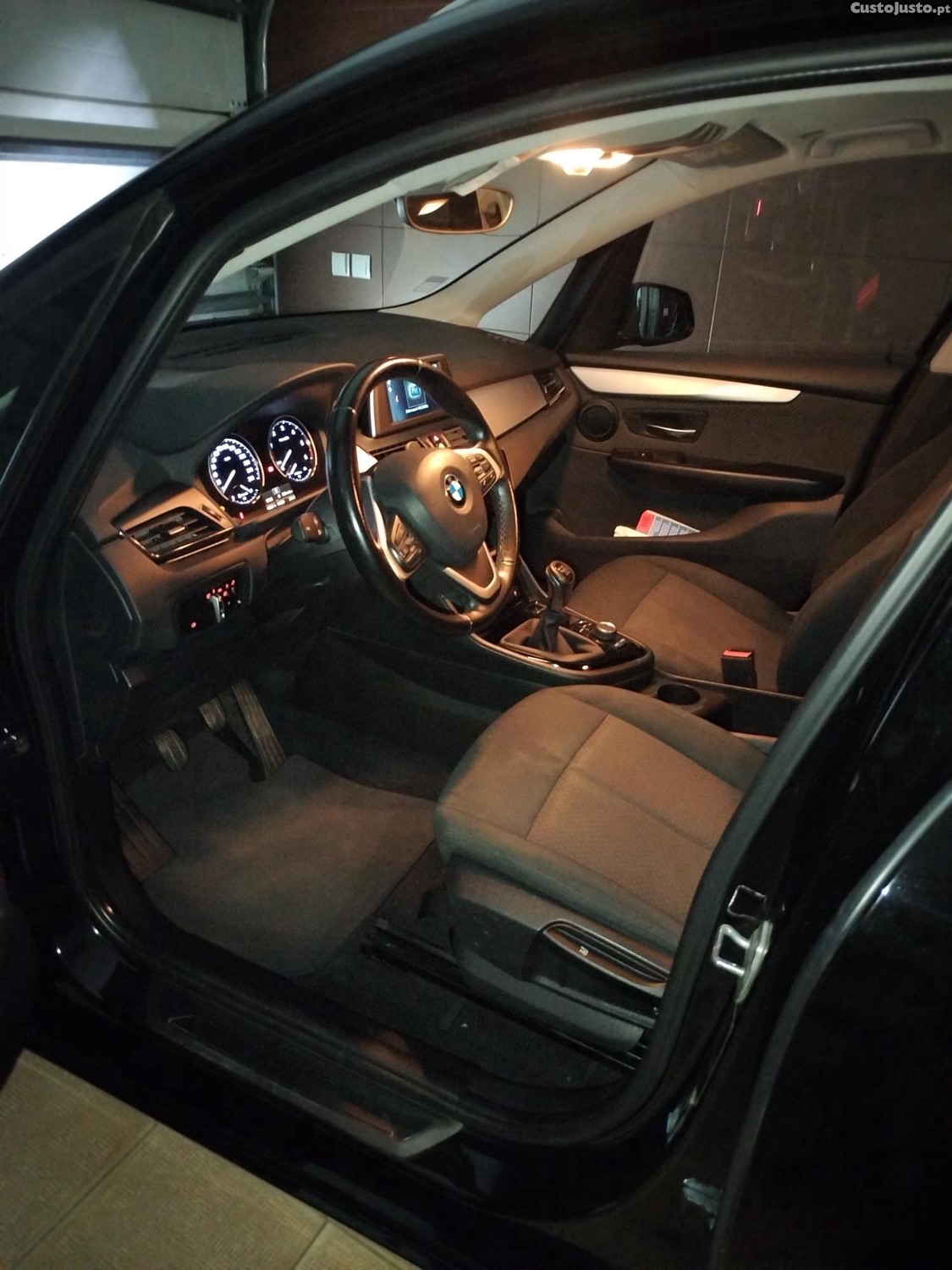 BMW 216 Active Tourer — fotografia 2