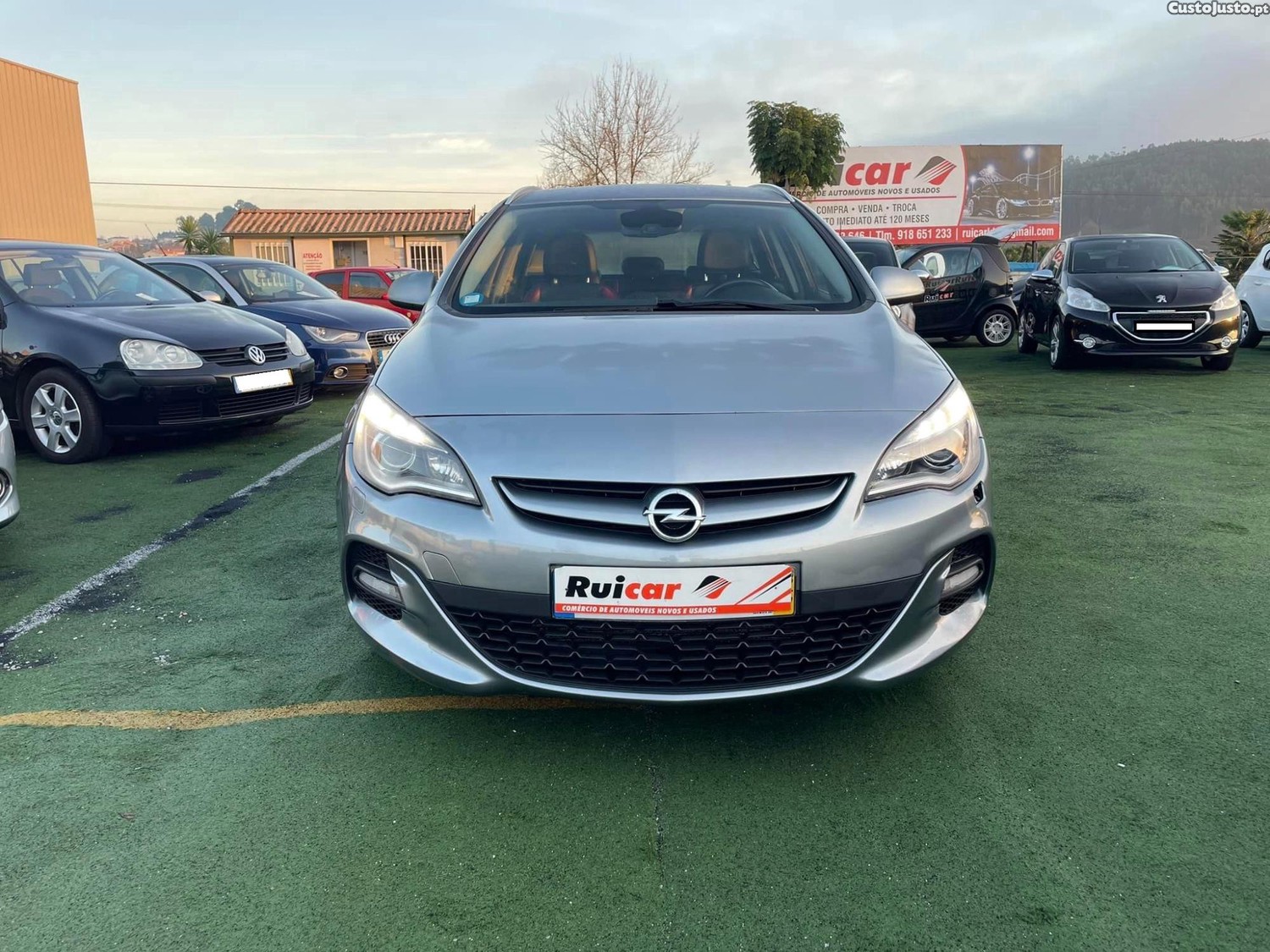 Opel Astra Sports Tourer - 13 foto 2