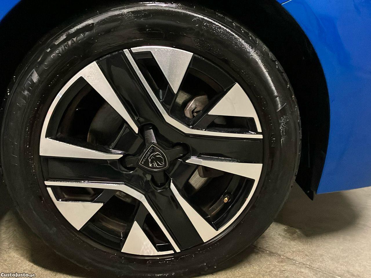 Peugeot 208 1.2 PureTech Allure — fotografia 15