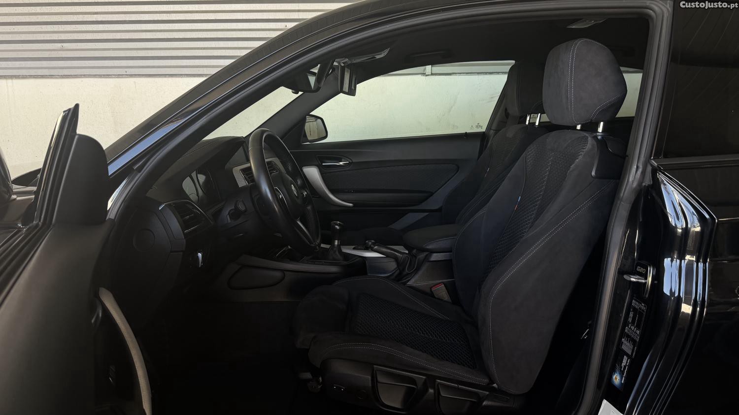 BMW 116 d Pack Desportivo M - 18 foto 4