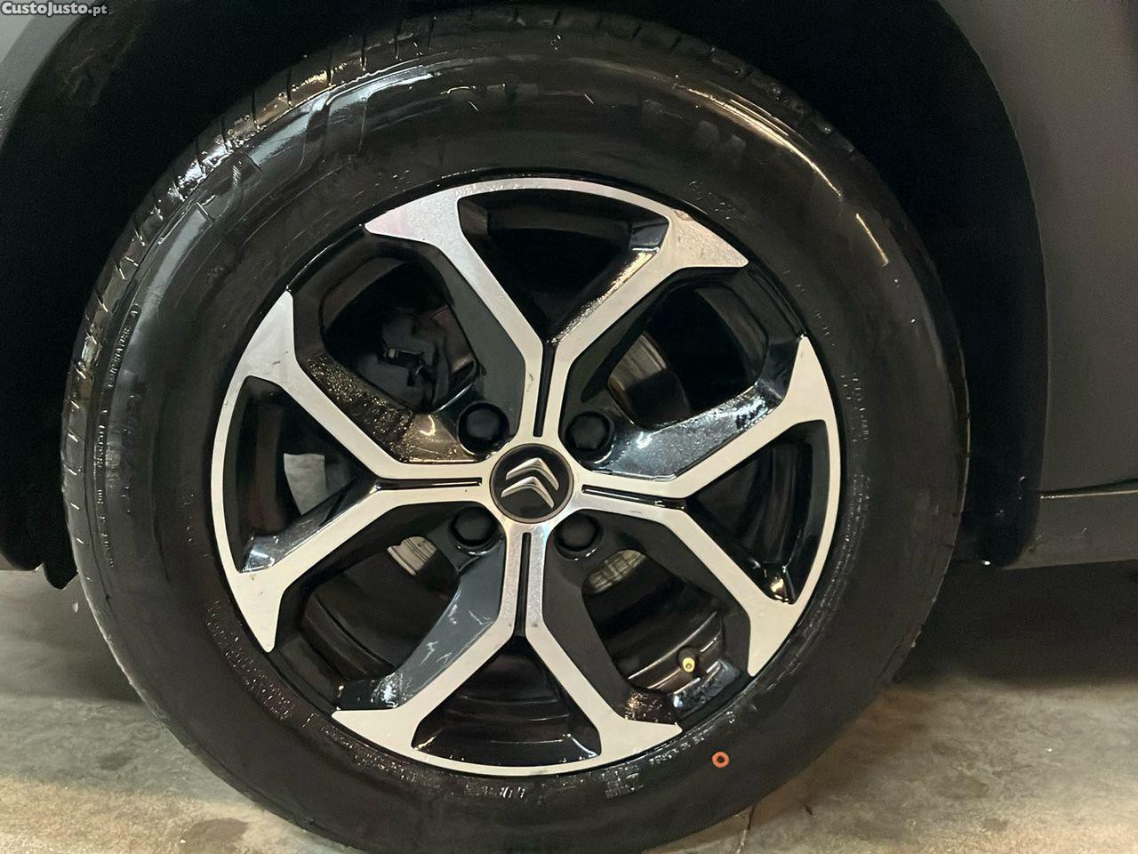 Citroën C3 1.5 BlueHDi Shine — fotografia 16