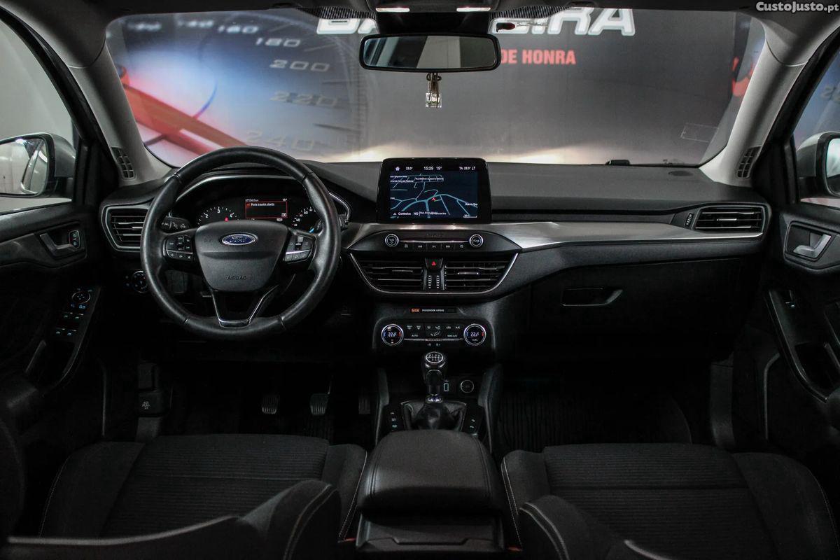 Ford Focus 1.5 TDCi Titanium — fotografia 23