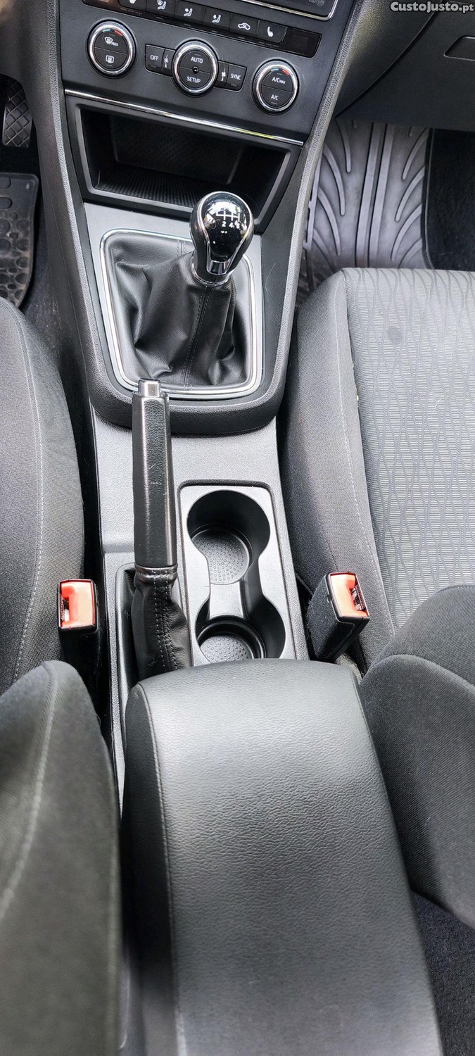 SEAT Leon Style 2.0 TDi 150cv - com extras — fotografia 4