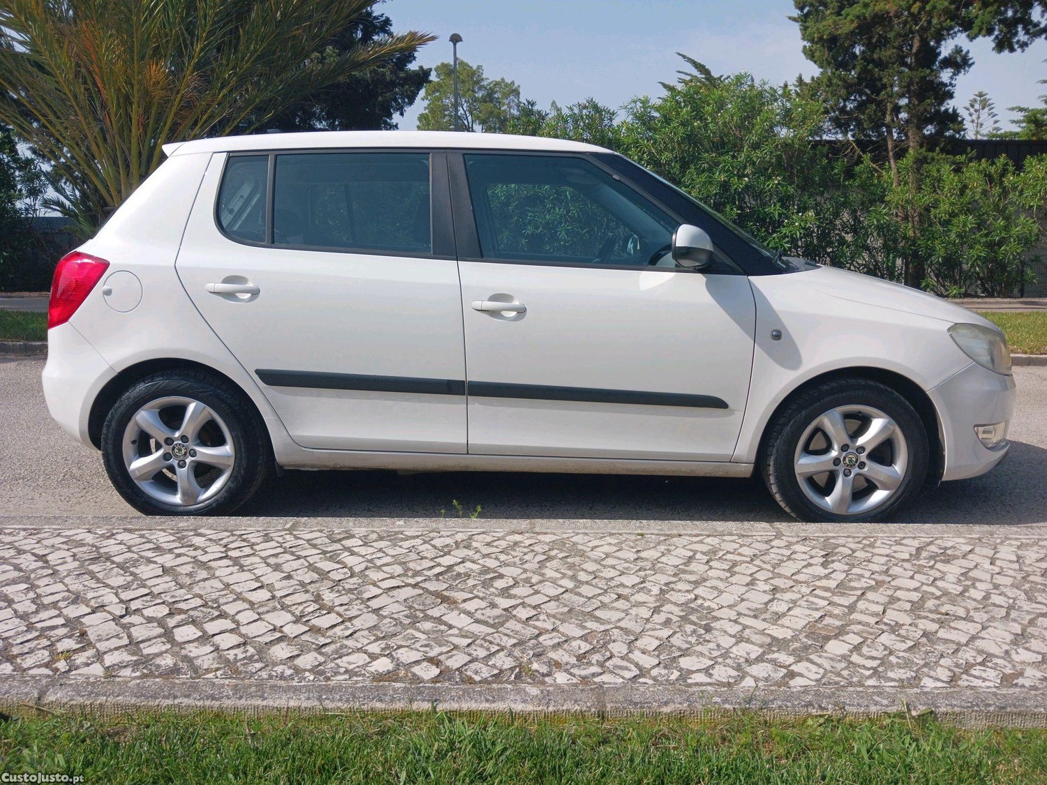 Skoda Fabia 1.6 Tdi 105cv — fotografia 9