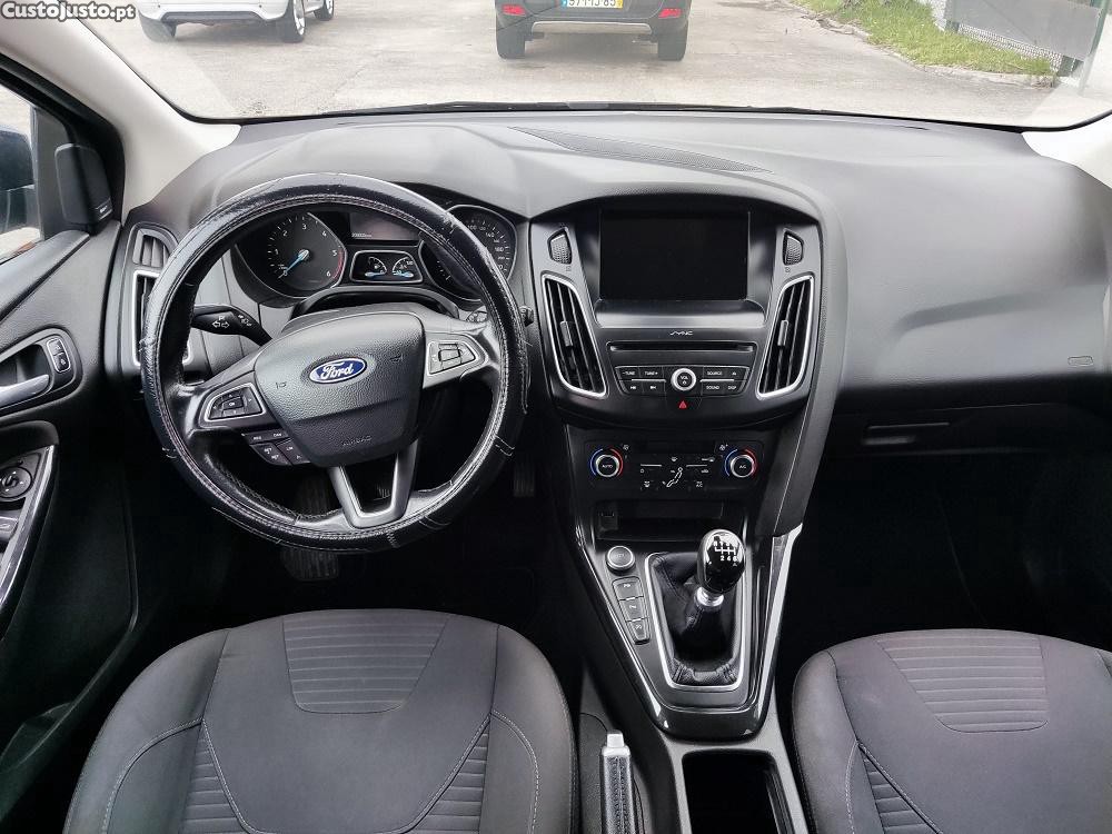 Ford Focus 1.5 TDCI TITANIUM 120 CV C/GARANTIA — fotografia 3