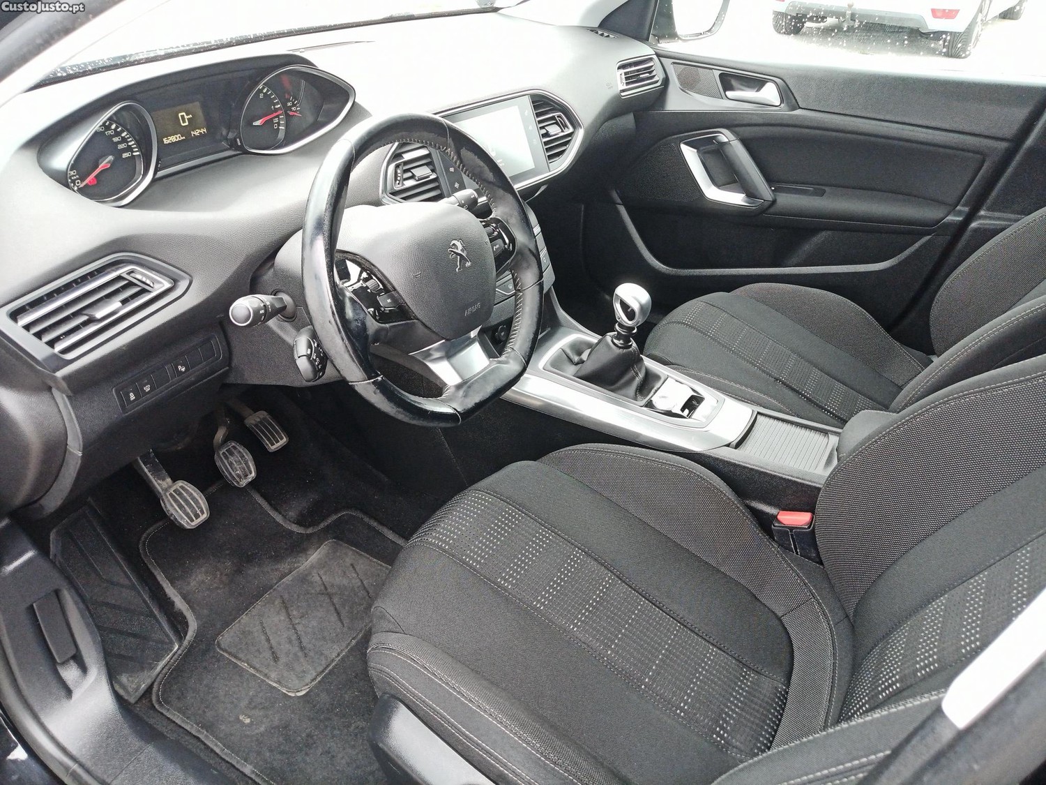Peugeot 308 II SW 1.6 BlueHDi 120 Allure — fotografia 11